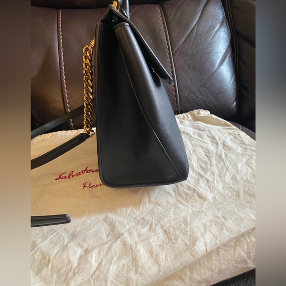 Salvatore Ferragamo Trifolio black small tote - Picture 12 of 15